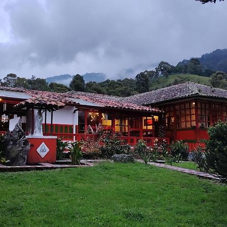 Ecohotel Pinohermoso Reserva Natural ซาเลนโต ภายนอก รูปภาพ