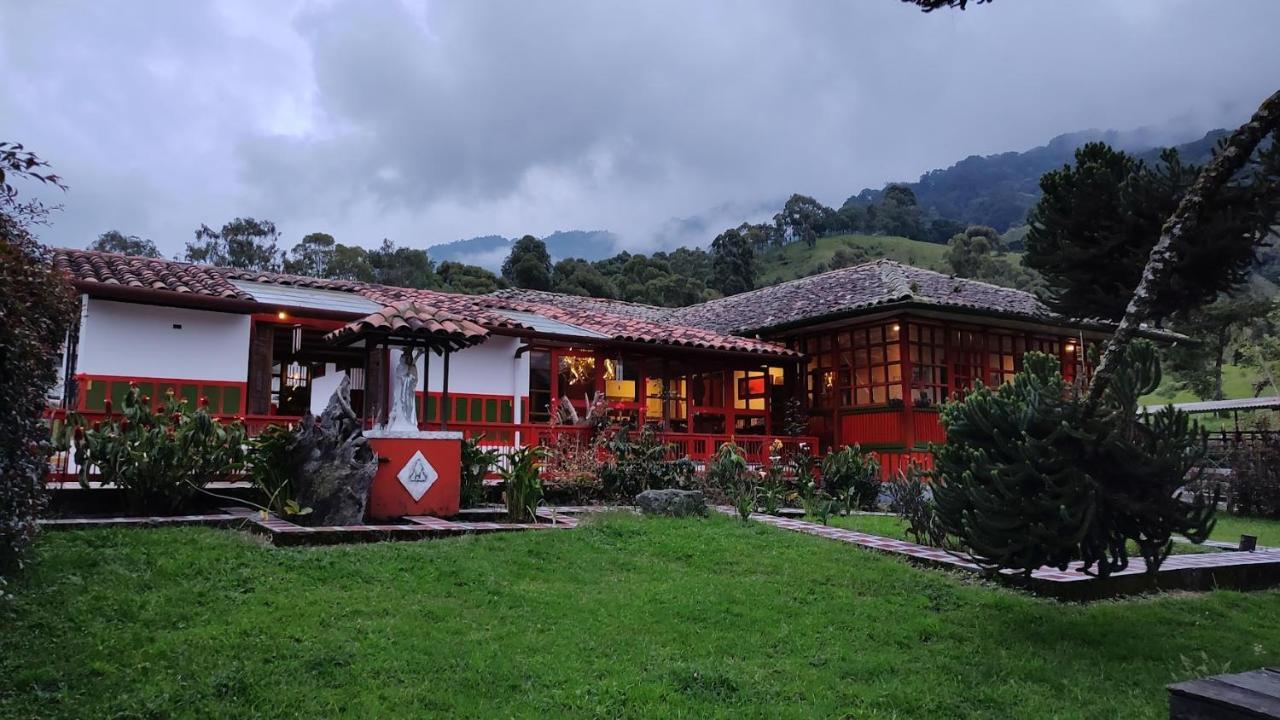 Ecohotel Pinohermoso Reserva Natural ซาเลนโต ภายนอก รูปภาพ