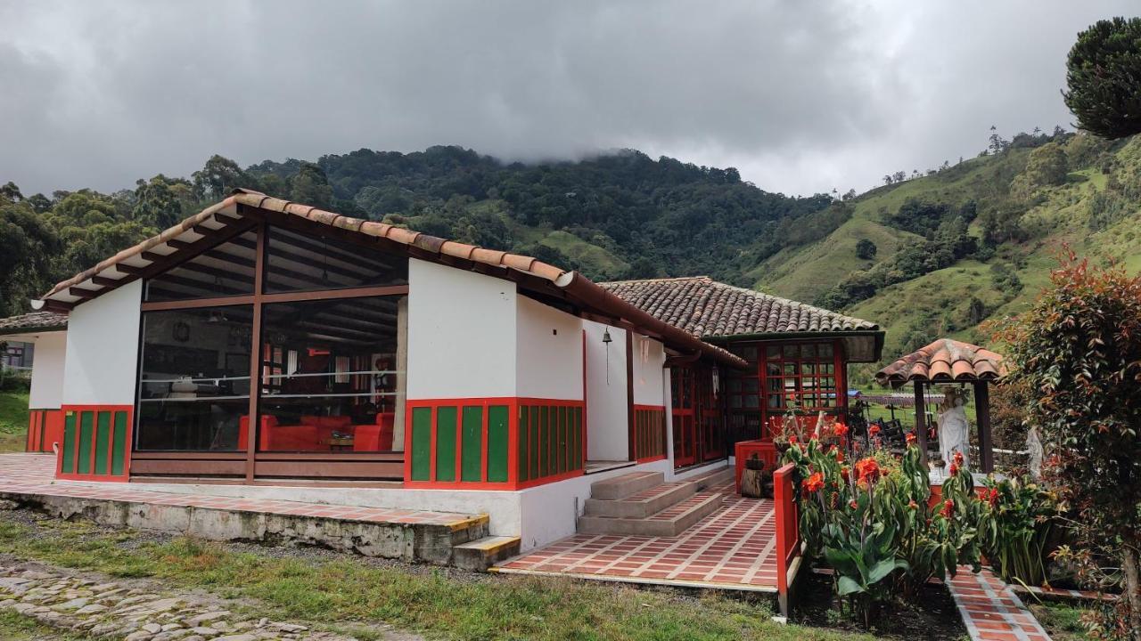 Ecohotel Pinohermoso Reserva Natural ซาเลนโต ภายนอก รูปภาพ
